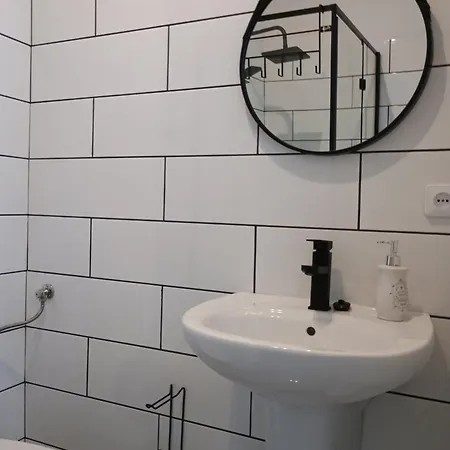 Pod Roza Apartment Ledzin