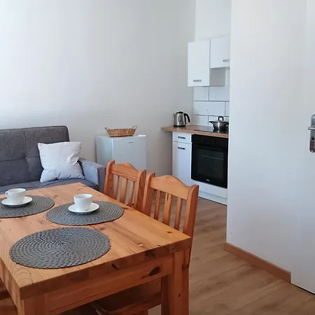 Pod Roza Apartment Ledzin